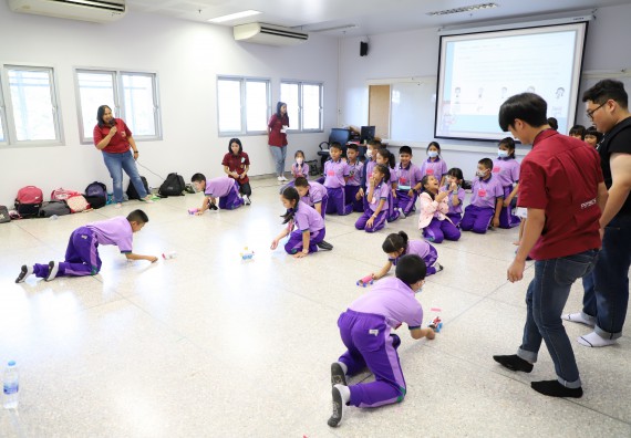 ภาพกิจกรรม คณะวิทยาศาสตร์และเทคโนโลยี จัดค่ายวิทยาศาสตร์โรงเรียนสาธิต (ภายใต้ความร่วมมือระหว่าง สำนักงานเขตพื้นที่การศึกษากำแพงเพชร เขต 1 กับมหาวิทยาลัยราชภัฏกำแพงเพชร) ระดับประถมศึกษาปีที่ 1-6