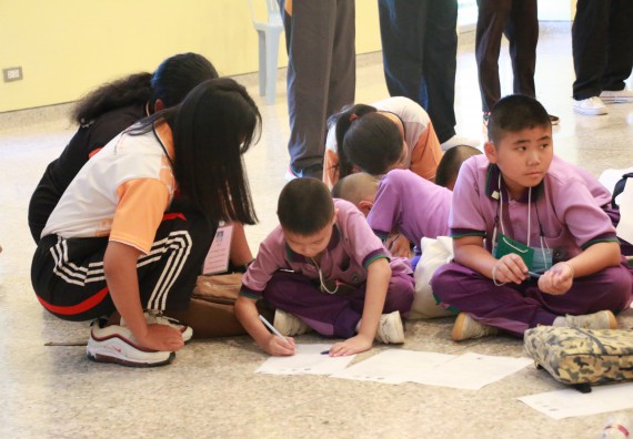 ภาพกิจกรรม คณะวิทยาศาสตร์และเทคโนโลยี จัดค่ายวิทยาศาสตร์โรงเรียนสาธิต (ภายใต้ความร่วมมือระหว่าง สำนักงานเขตพื้นที่การศึกษากำแพงเพชร เขต 1 กับมหาวิทยาลัยราชภัฏกำแพงเพชร) ระดับประถมศึกษาปีที่ 1-6