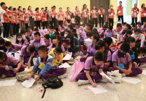 ภาพกิจกรรม คณะวิทยาศาสตร์และเทคโนโลยี จัดค่ายวิทยาศาสตร์โรงเรียนสาธิต (ภายใต้ความร่วมมือระหว่าง สำนักงานเขตพื้นที่การศึกษากำแพงเพชร เขต 1 กับมหาวิทยาลัยราชภัฏกำแพงเพชร) ระดับประถมศึกษาปีที่ 1-6