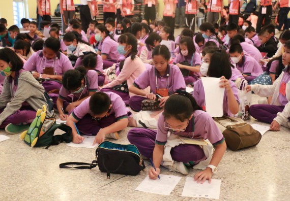 ภาพกิจกรรม คณะวิทยาศาสตร์และเทคโนโลยี จัดค่ายวิทยาศาสตร์โรงเรียนสาธิต (ภายใต้ความร่วมมือระหว่าง สำนักงานเขตพื้นที่การศึกษากำแพงเพชร เขต 1 กับมหาวิทยาลัยราชภัฏกำแพงเพชร) ระดับประถมศึกษาปีที่ 1-6