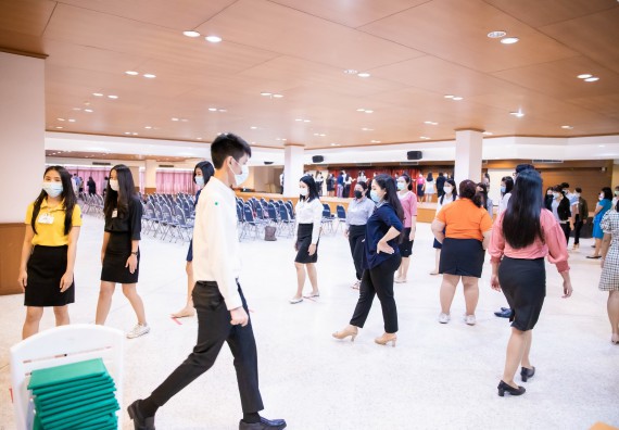 ภาพกิจกรรม คณะวิทยาศาสตร์และเทคโนโลยี จัดพิธีฝึกซ้อมรับพระราชทานปริญญาบัตร กลุ่มย่อย คณะวิทยาศาสตร์และเทคโนโลยี ประจำปีการศึกษา 2559-2560