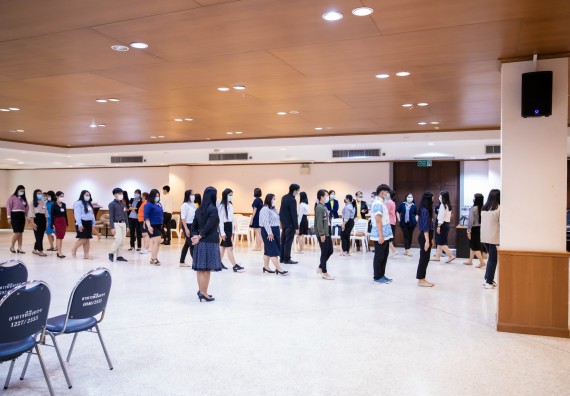 ภาพกิจกรรม คณะวิทยาศาสตร์และเทคโนโลยี จัดพิธีฝึกซ้อมรับพระราชทานปริญญาบัตร กลุ่มย่อย คณะวิทยาศาสตร์และเทคโนโลยี ประจำปีการศึกษา 2559-2560