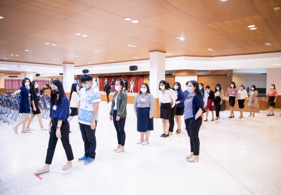 ภาพกิจกรรม คณะวิทยาศาสตร์และเทคโนโลยี จัดพิธีฝึกซ้อมรับพระราชทานปริญญาบัตร กลุ่มย่อย คณะวิทยาศาสตร์และเทคโนโลยี ประจำปีการศึกษา 2559-2560