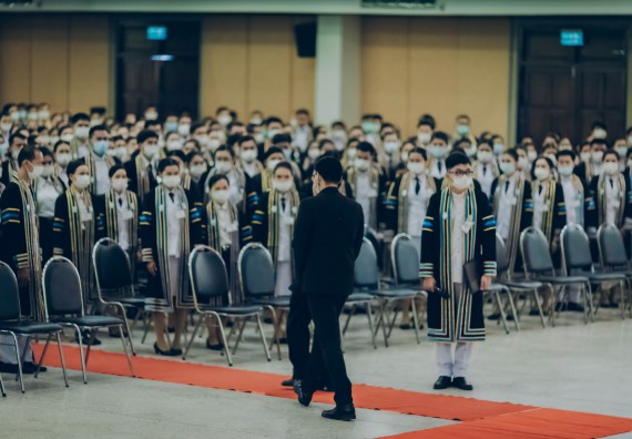 ภาพกิจกรรม คณะวิทยาศาสตร์และเทคโนโลยี จัดพิธีฝึกซ้อมรับพระราชทานปริญญาบัตร กลุ่มย่อย คณะวิทยาศาสตร์และเทคโนโลยี ประจำปีการศึกษา 2559-2560