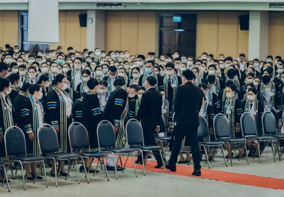 ภาพกิจกรรม คณะวิทยาศาสตร์และเทคโนโลยี จัดพิธีฝึกซ้อมรับพระราชทานปริญญาบัตร กลุ่มย่อย คณะวิทยาศาสตร์และเทคโนโลยี ประจำปีการศึกษา 2559-2560