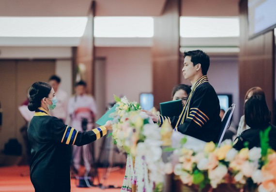 ภาพกิจกรรม คณะวิทยาศาสตร์และเทคโนโลยี จัดพิธีฝึกซ้อมรับพระราชทานปริญญาบัตร กลุ่มย่อย คณะวิทยาศาสตร์และเทคโนโลยี ประจำปีการศึกษา 2559-2560