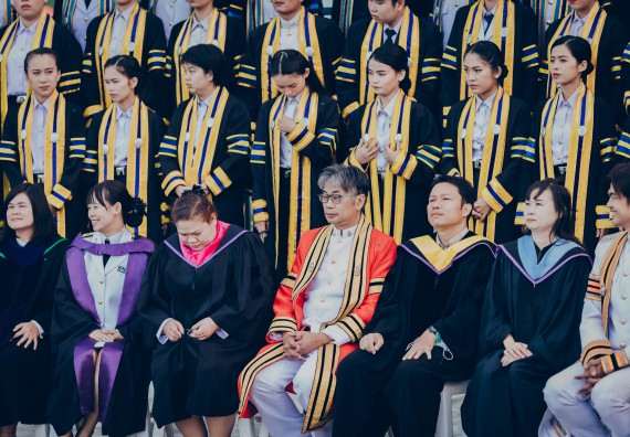 ภาพกิจกรรม คณะวิทยาศาสตร์และเทคโนโลยี จัดพิธีฝึกซ้อมรับพระราชทานปริญญาบัตร กลุ่มย่อย คณะวิทยาศาสตร์และเทคโนโลยี ประจำปีการศึกษา 2559-2560