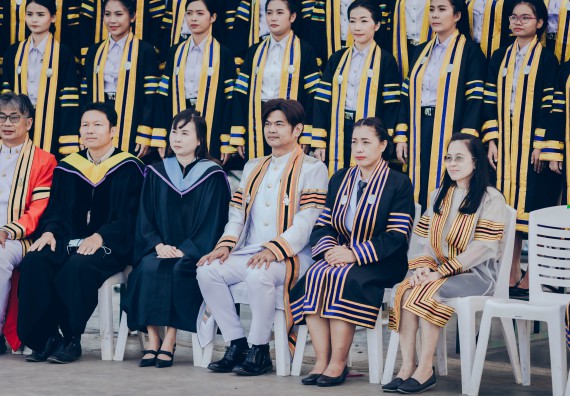 ภาพกิจกรรม คณะวิทยาศาสตร์และเทคโนโลยี จัดพิธีฝึกซ้อมรับพระราชทานปริญญาบัตร กลุ่มย่อย คณะวิทยาศาสตร์และเทคโนโลยี ประจำปีการศึกษา 2559-2560