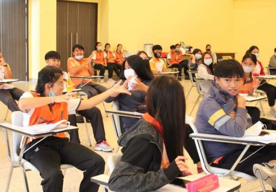 ภาพกิจกรรม โปรแกรมวิชาคณิตศาสตร์ จัดอบรมเชิงปฏิบัติการ“การพัฒนาภาษาอังกฤษสำหรับคณิตศาสตร์บูรณาการทางด้านวิชาคณิตศาสตร์วิจัย”