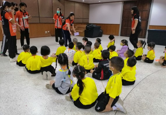 ภาพกิจกรรม คณะวิทยาศาสตร์และเทคโนโลยี จัดค่ายวิทยาศาสตร์โรงเรียนสาธิตฯ ระดับอนุบาล 1-2