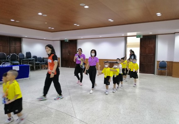 ภาพกิจกรรม คณะวิทยาศาสตร์และเทคโนโลยี จัดค่ายวิทยาศาสตร์โรงเรียนสาธิตฯ ระดับอนุบาล 1-2