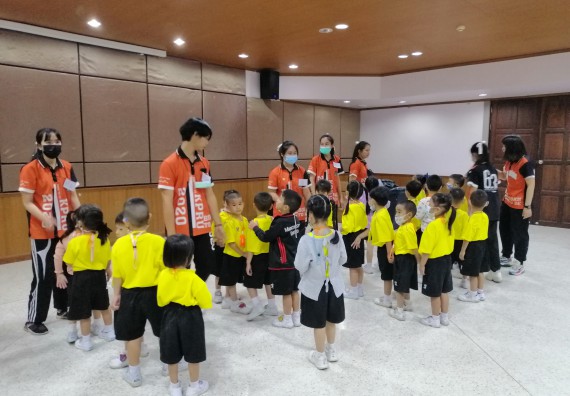 ภาพกิจกรรม คณะวิทยาศาสตร์และเทคโนโลยี จัดค่ายวิทยาศาสตร์โรงเรียนสาธิตฯ ระดับอนุบาล 1-2