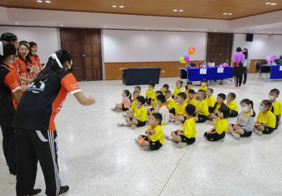 ภาพกิจกรรม คณะวิทยาศาสตร์และเทคโนโลยี จัดค่ายวิทยาศาสตร์โรงเรียนสาธิตฯ ระดับอนุบาล 1-2