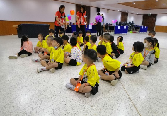 ภาพกิจกรรม คณะวิทยาศาสตร์และเทคโนโลยี จัดค่ายวิทยาศาสตร์โรงเรียนสาธิตฯ ระดับอนุบาล 1-2