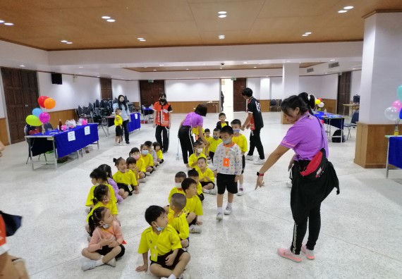 ภาพกิจกรรม คณะวิทยาศาสตร์และเทคโนโลยี จัดค่ายวิทยาศาสตร์โรงเรียนสาธิตฯ ระดับอนุบาล 1-2