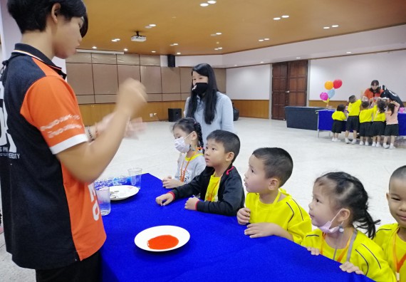 ภาพกิจกรรม คณะวิทยาศาสตร์และเทคโนโลยี จัดค่ายวิทยาศาสตร์โรงเรียนสาธิตฯ ระดับอนุบาล 1-2