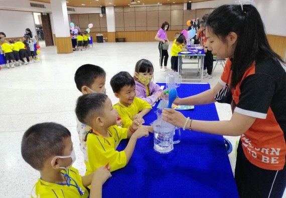 ภาพกิจกรรม คณะวิทยาศาสตร์และเทคโนโลยี จัดค่ายวิทยาศาสตร์โรงเรียนสาธิตฯ ระดับอนุบาล 1-2