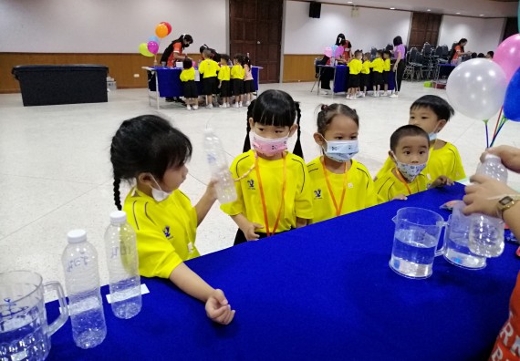 ภาพกิจกรรม คณะวิทยาศาสตร์และเทคโนโลยี จัดค่ายวิทยาศาสตร์โรงเรียนสาธิตฯ ระดับอนุบาล 1-2