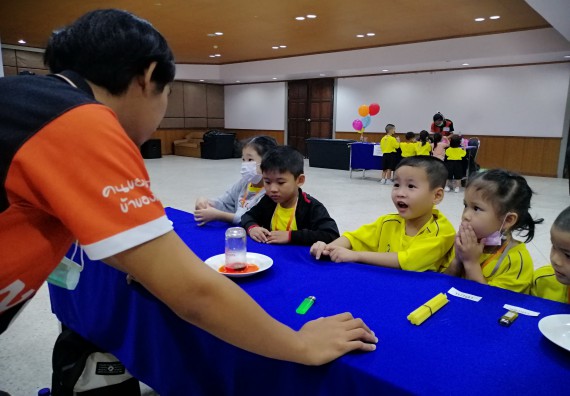 ภาพกิจกรรม คณะวิทยาศาสตร์และเทคโนโลยี จัดค่ายวิทยาศาสตร์โรงเรียนสาธิตฯ ระดับอนุบาล 1-2