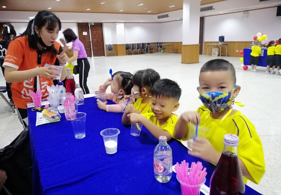 ภาพกิจกรรม คณะวิทยาศาสตร์และเทคโนโลยี จัดค่ายวิทยาศาสตร์โรงเรียนสาธิตฯ ระดับอนุบาล 1-2