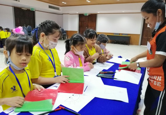 ภาพกิจกรรม คณะวิทยาศาสตร์และเทคโนโลยี จัดค่ายวิทยาศาสตร์โรงเรียนสาธิตฯ ระดับอนุบาล 1-2