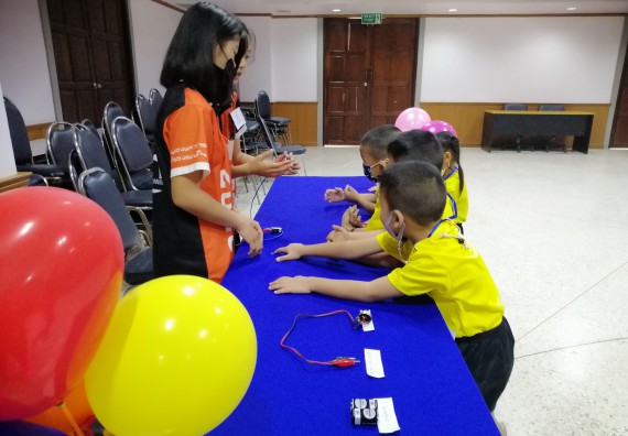 ภาพกิจกรรม คณะวิทยาศาสตร์และเทคโนโลยี จัดค่ายวิทยาศาสตร์โรงเรียนสาธิตฯ ระดับอนุบาล 1-2