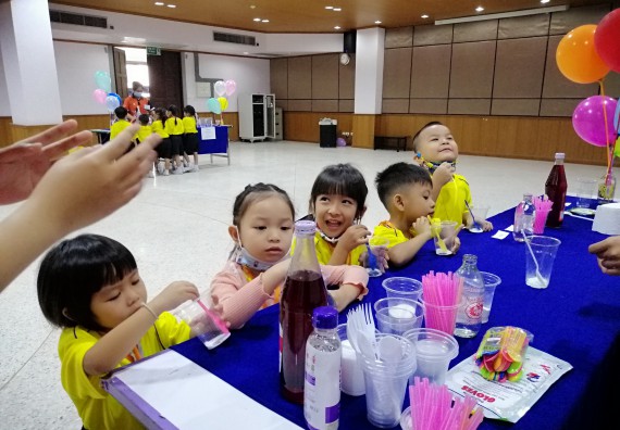 ภาพกิจกรรม คณะวิทยาศาสตร์และเทคโนโลยี จัดค่ายวิทยาศาสตร์โรงเรียนสาธิตฯ ระดับอนุบาล 1-2