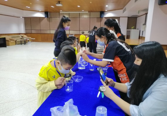 ภาพกิจกรรม คณะวิทยาศาสตร์และเทคโนโลยี จัดค่ายวิทยาศาสตร์โรงเรียนสาธิตฯ ระดับอนุบาล 1-2