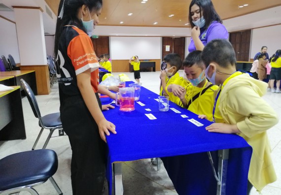 ภาพกิจกรรม คณะวิทยาศาสตร์และเทคโนโลยี จัดค่ายวิทยาศาสตร์โรงเรียนสาธิตฯ ระดับอนุบาล 1-2