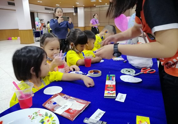 ภาพกิจกรรม คณะวิทยาศาสตร์และเทคโนโลยี จัดค่ายวิทยาศาสตร์โรงเรียนสาธิตฯ ระดับอนุบาล 1-2