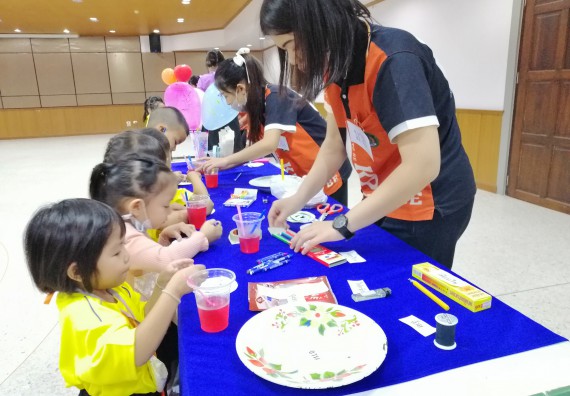 ภาพกิจกรรม คณะวิทยาศาสตร์และเทคโนโลยี จัดค่ายวิทยาศาสตร์โรงเรียนสาธิตฯ ระดับอนุบาล 1-2