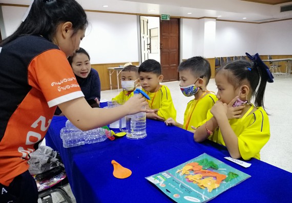 ภาพกิจกรรม คณะวิทยาศาสตร์และเทคโนโลยี จัดค่ายวิทยาศาสตร์โรงเรียนสาธิตฯ ระดับอนุบาล 1-2