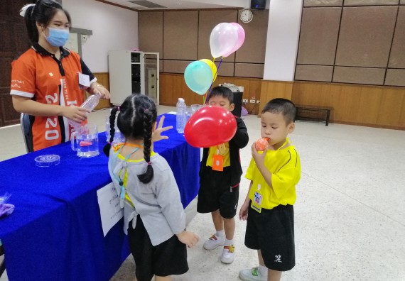 ภาพกิจกรรม คณะวิทยาศาสตร์และเทคโนโลยี จัดค่ายวิทยาศาสตร์โรงเรียนสาธิตฯ ระดับอนุบาล 1-2
