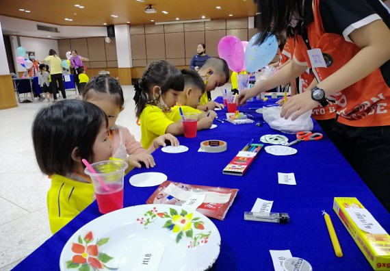 ภาพกิจกรรม คณะวิทยาศาสตร์และเทคโนโลยี จัดค่ายวิทยาศาสตร์โรงเรียนสาธิตฯ ระดับอนุบาล 1-2