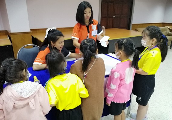 ภาพกิจกรรม คณะวิทยาศาสตร์และเทคโนโลยี จัดค่ายวิทยาศาสตร์โรงเรียนสาธิตฯ ระดับอนุบาล 1-2