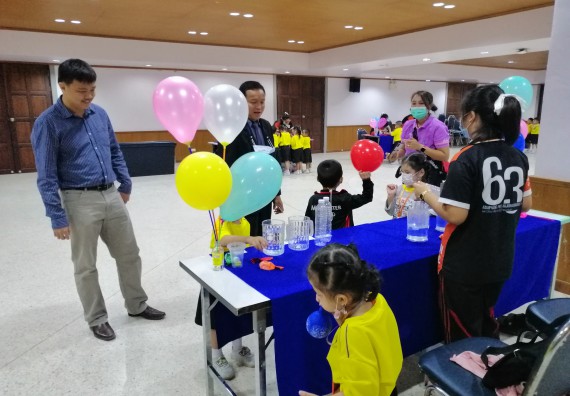 ภาพกิจกรรม คณะวิทยาศาสตร์และเทคโนโลยี จัดค่ายวิทยาศาสตร์โรงเรียนสาธิตฯ ระดับอนุบาล 1-2