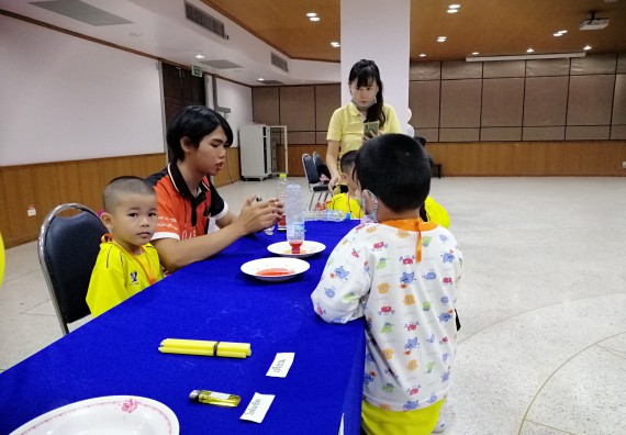 ภาพกิจกรรม คณะวิทยาศาสตร์และเทคโนโลยี จัดค่ายวิทยาศาสตร์โรงเรียนสาธิตฯ ระดับอนุบาล 1-2