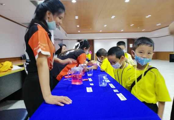 ภาพกิจกรรม คณะวิทยาศาสตร์และเทคโนโลยี จัดค่ายวิทยาศาสตร์โรงเรียนสาธิตฯ ระดับอนุบาล 1-2