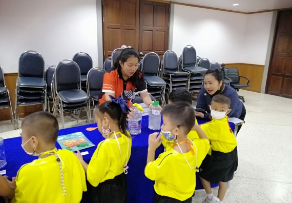 ภาพกิจกรรม คณะวิทยาศาสตร์และเทคโนโลยี จัดค่ายวิทยาศาสตร์โรงเรียนสาธิตฯ ระดับอนุบาล 1-2