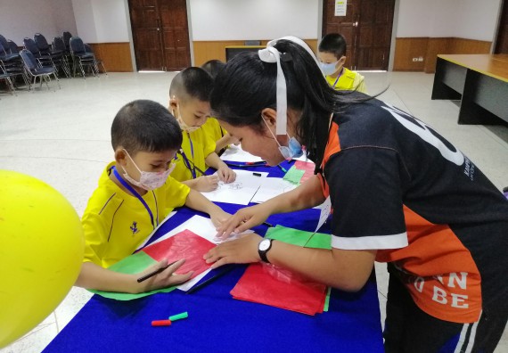 ภาพกิจกรรม คณะวิทยาศาสตร์และเทคโนโลยี จัดค่ายวิทยาศาสตร์โรงเรียนสาธิตฯ ระดับอนุบาล 1-2