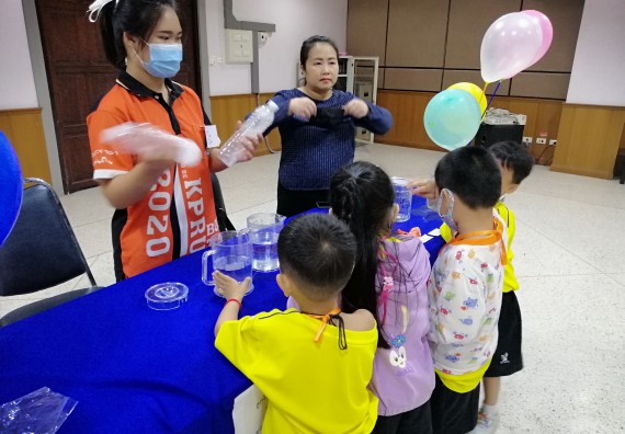 ภาพกิจกรรม คณะวิทยาศาสตร์และเทคโนโลยี จัดค่ายวิทยาศาสตร์โรงเรียนสาธิตฯ ระดับอนุบาล 1-2