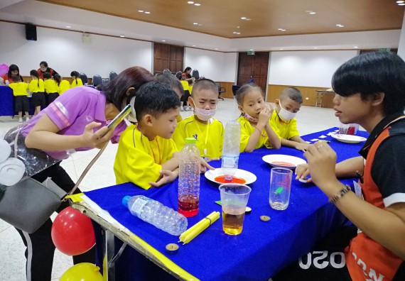 ภาพกิจกรรม คณะวิทยาศาสตร์และเทคโนโลยี จัดค่ายวิทยาศาสตร์โรงเรียนสาธิตฯ ระดับอนุบาล 1-2
