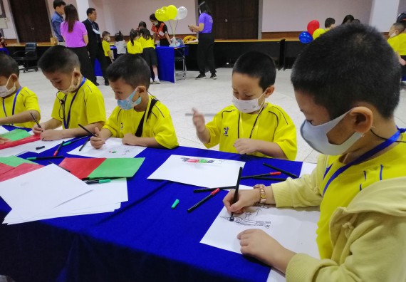 ภาพกิจกรรม คณะวิทยาศาสตร์และเทคโนโลยี จัดค่ายวิทยาศาสตร์โรงเรียนสาธิตฯ ระดับอนุบาล 1-2