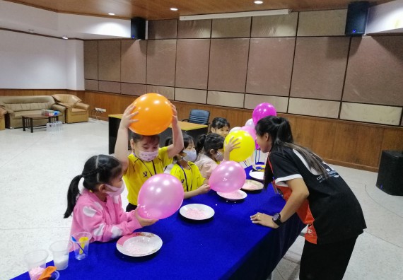 ภาพกิจกรรม คณะวิทยาศาสตร์และเทคโนโลยี จัดค่ายวิทยาศาสตร์โรงเรียนสาธิตฯ ระดับอนุบาล 1-2