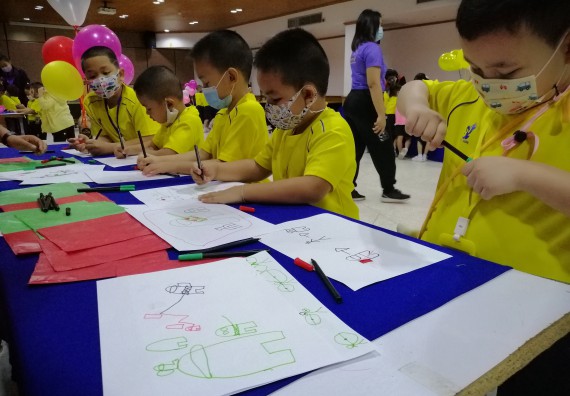 ภาพกิจกรรม คณะวิทยาศาสตร์และเทคโนโลยี จัดค่ายวิทยาศาสตร์โรงเรียนสาธิตฯ ระดับอนุบาล 1-2