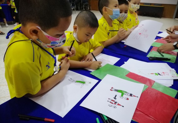 ภาพกิจกรรม คณะวิทยาศาสตร์และเทคโนโลยี จัดค่ายวิทยาศาสตร์โรงเรียนสาธิตฯ ระดับอนุบาล 1-2