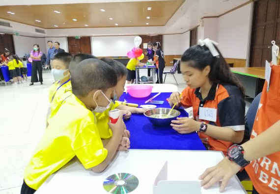 ภาพกิจกรรม คณะวิทยาศาสตร์และเทคโนโลยี จัดค่ายวิทยาศาสตร์โรงเรียนสาธิตฯ ระดับอนุบาล 1-2