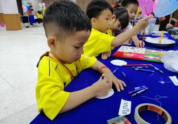 ภาพกิจกรรม คณะวิทยาศาสตร์และเทคโนโลยี จัดค่ายวิทยาศาสตร์โรงเรียนสาธิตฯ ระดับอนุบาล 1-2