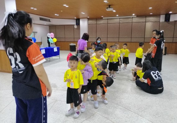 ภาพกิจกรรม คณะวิทยาศาสตร์และเทคโนโลยี จัดค่ายวิทยาศาสตร์โรงเรียนสาธิตฯ ระดับอนุบาล 1-2