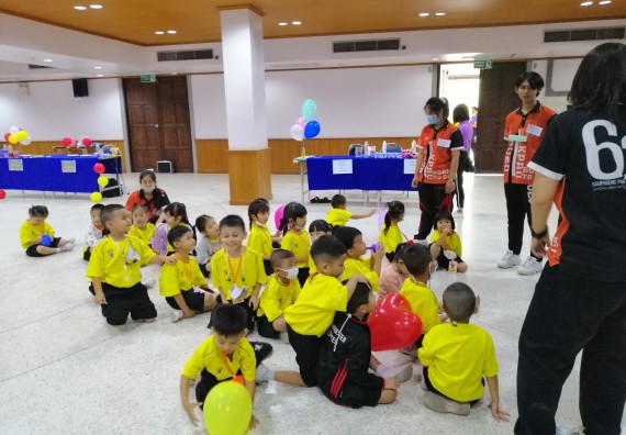 ภาพกิจกรรม คณะวิทยาศาสตร์และเทคโนโลยี จัดค่ายวิทยาศาสตร์โรงเรียนสาธิตฯ ระดับอนุบาล 1-2